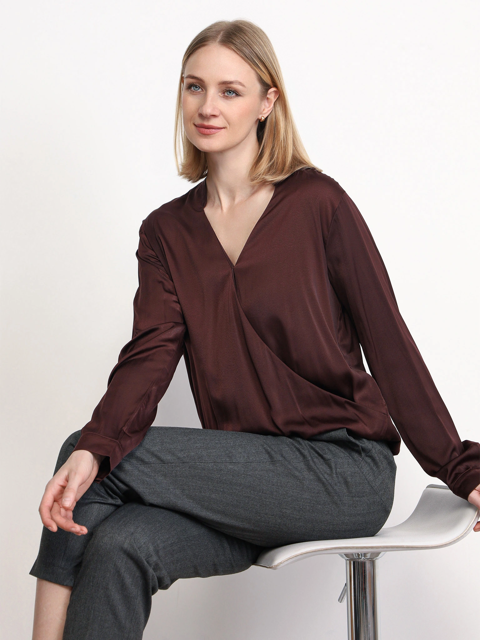 Блуза с запахом темно-бордового цвета